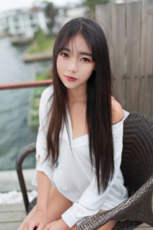 年轻的女教师2完整版