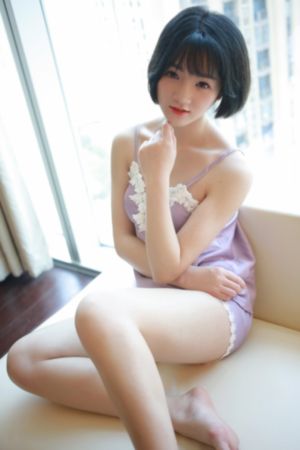 医生隔着内裤揉弄护士视频
