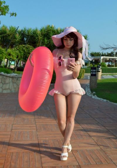 镜流口水流白色液体正常吗图片