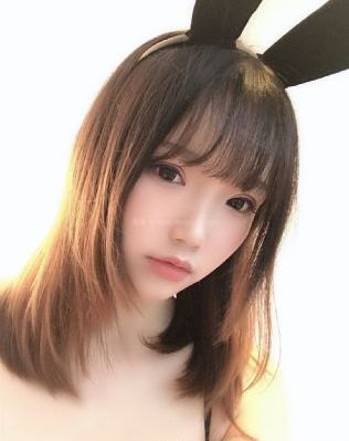 红衣小女孩